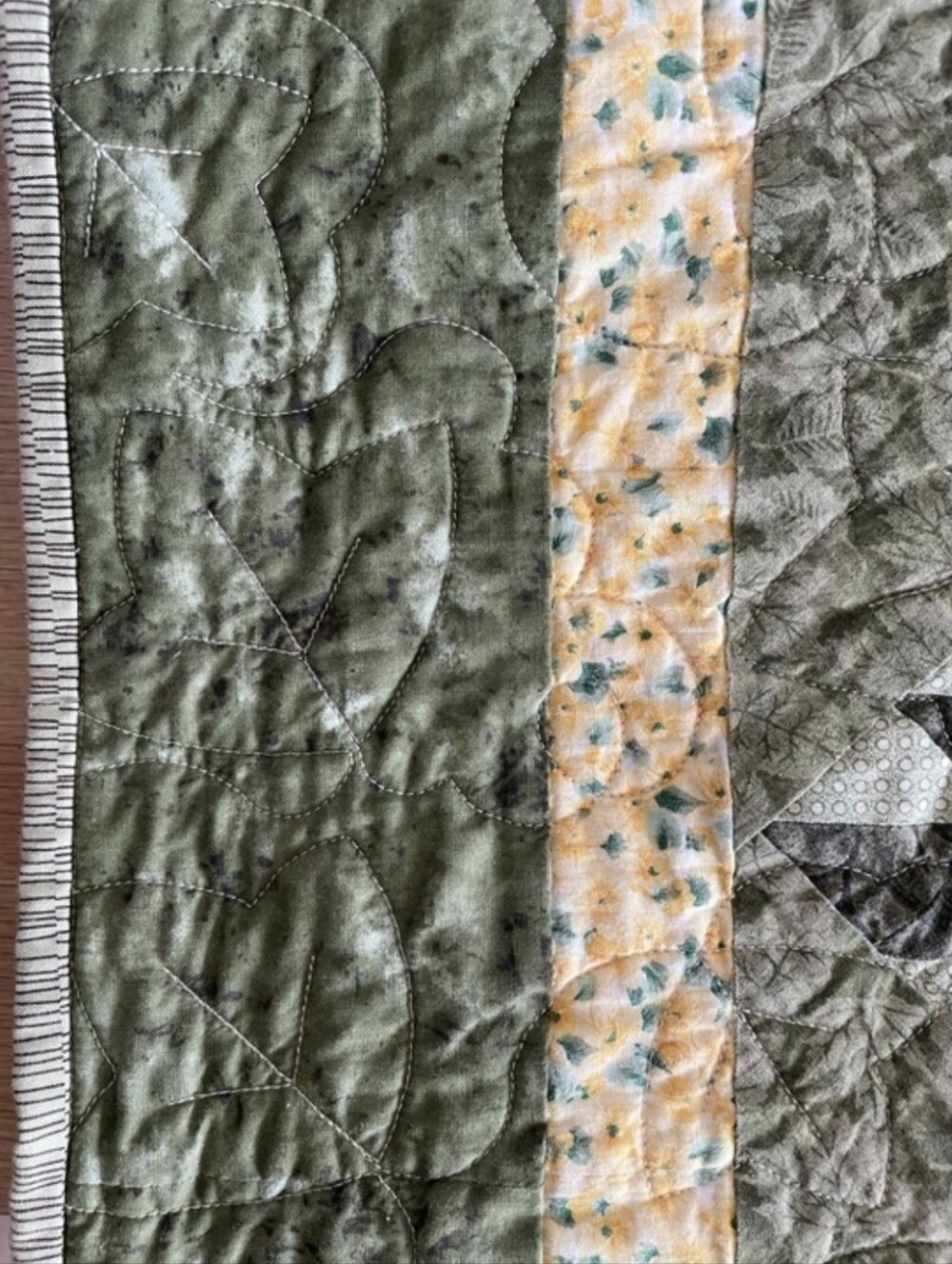 Handmade patchwork quilt - Picture 6 of 8